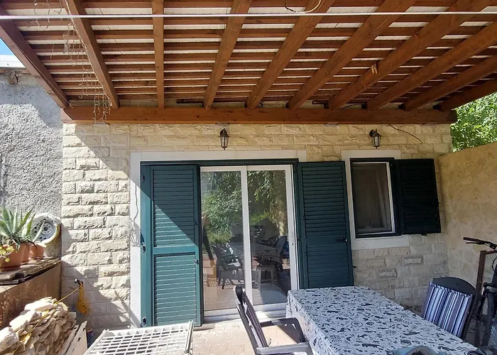 Apartment Kula Pergola *